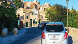 Why rent a car in Trapani for the holidays